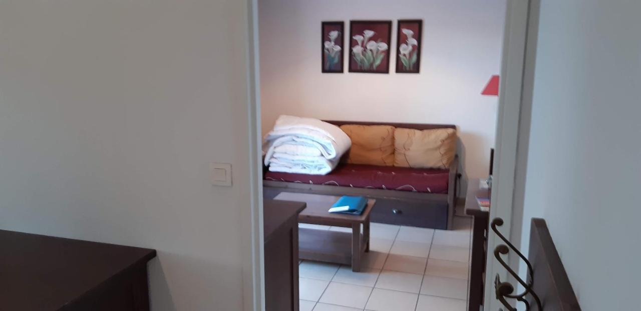 Charmant Logement Avec Piscine Bergerac Exterior foto