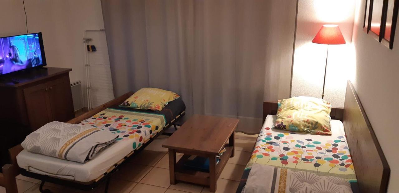 Charmant Logement Avec Piscine Bergerac Exterior foto